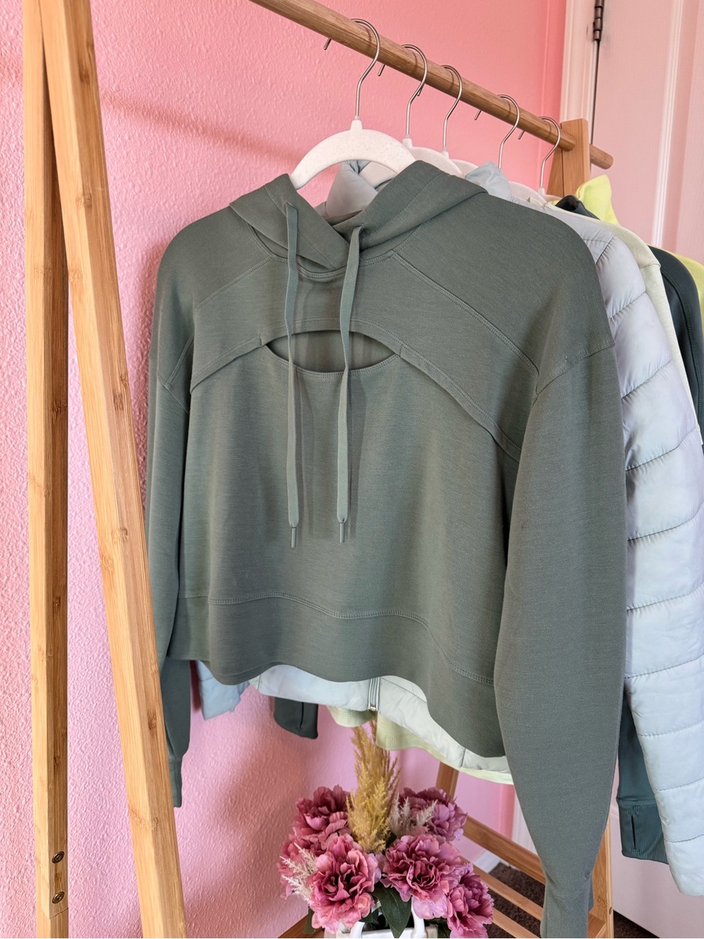 90 Degree By Reflex Cropped Keyhole Hoodie in Olive